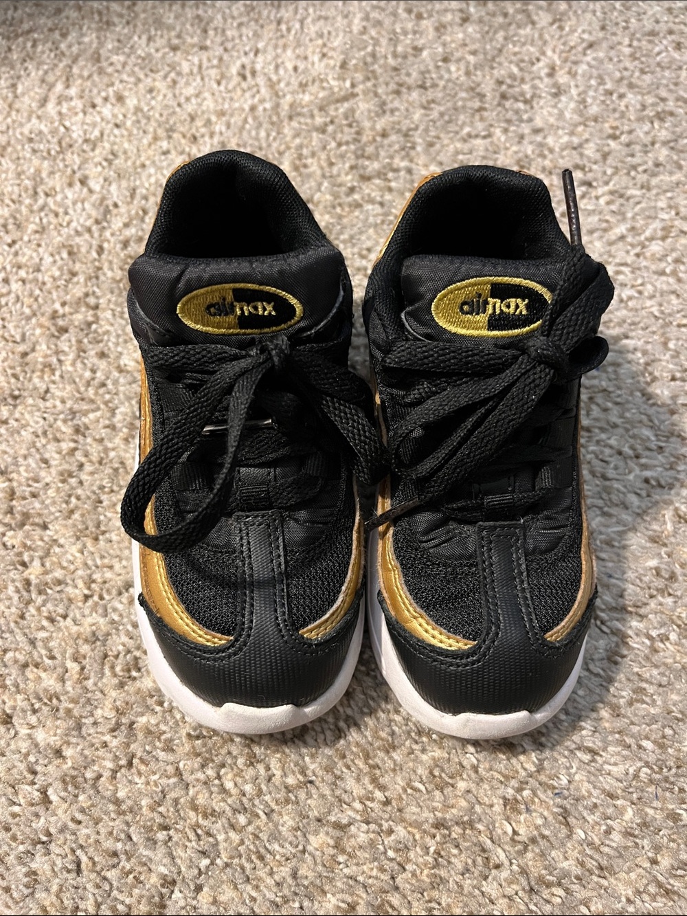 Nike Kids Black and Gold Low-Top Sneakers